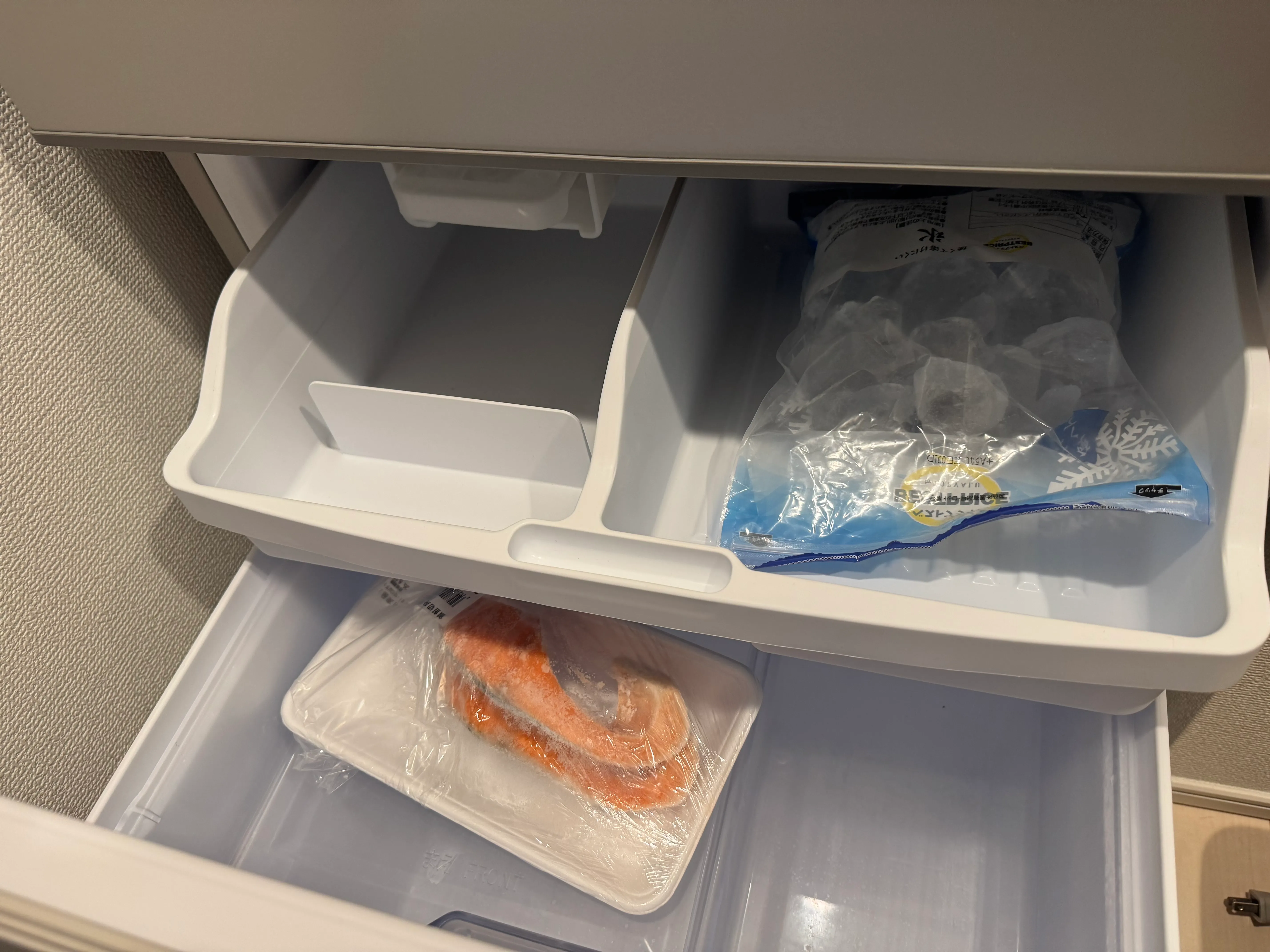 374Lの冷凍室 冷凍食品を入れてもまだ余裕がある